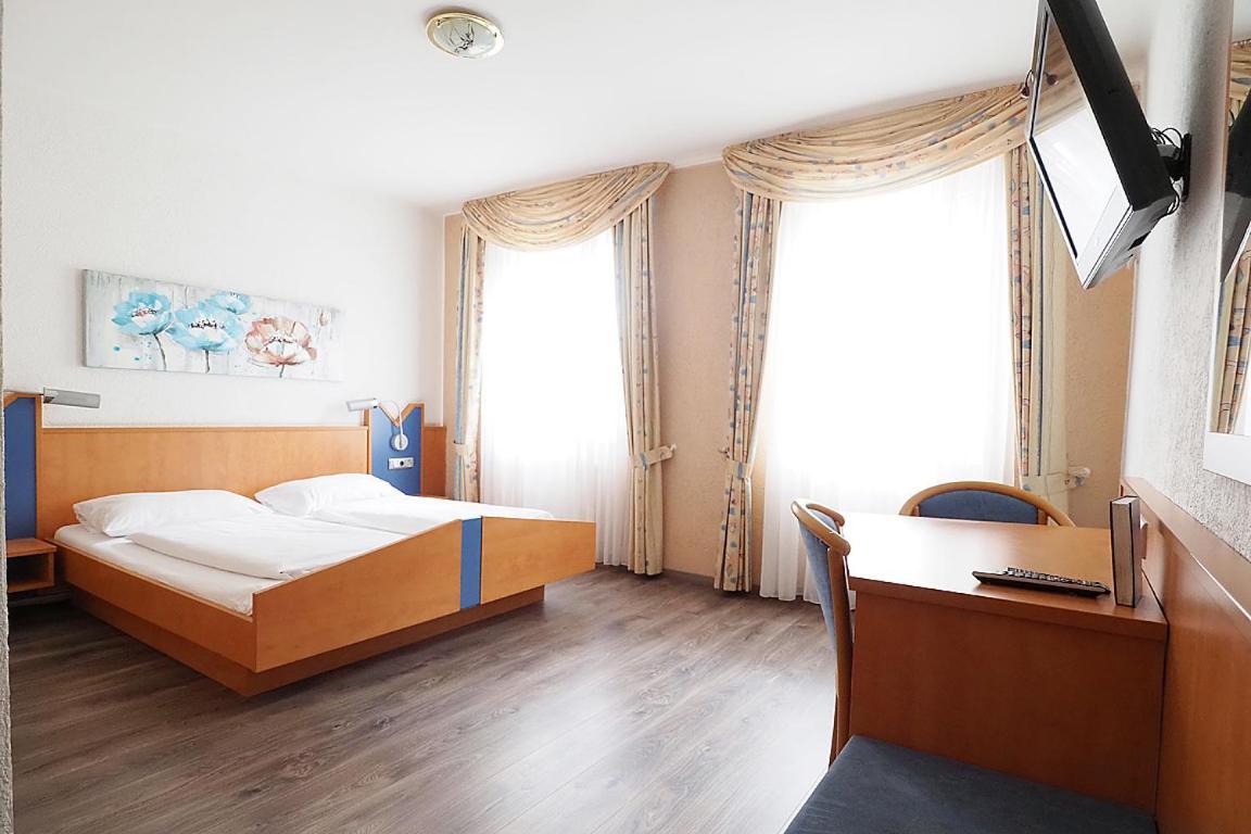 Hotel Europa - Restaurant 루셀스하임 외부 사진